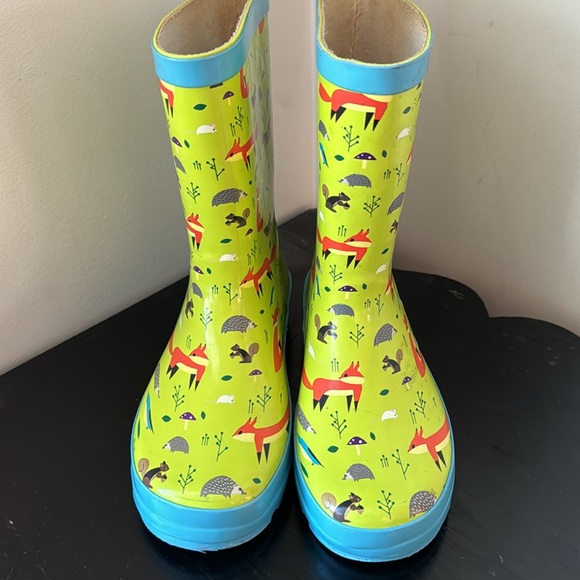 Kid Modern Made Kids Rain Boots. Kids Size Large - Picture 5 of 9